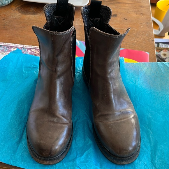 Lovely Italian made ankle boots, real leather, size 36 - Picture 1 of 6